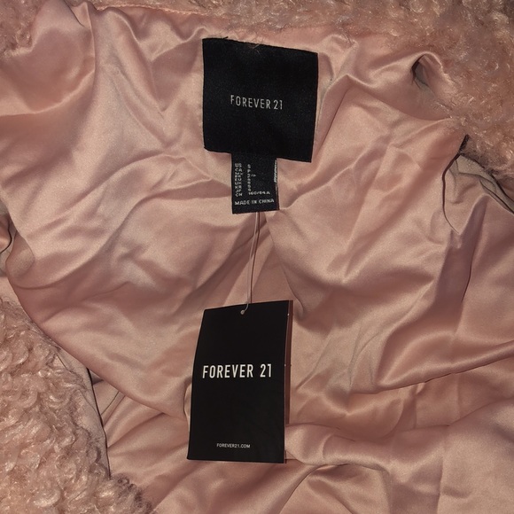 NWT Fluffy Pink Forever 21 Jacket 🧥 - Picture 13 of 17